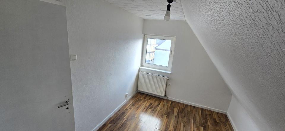 Dachgeschoßwohnung Castrop-Rauxel Bladenhorst - 2 Zimmer, 46 m&sup2;, 320&euro; | Angebot:25988821