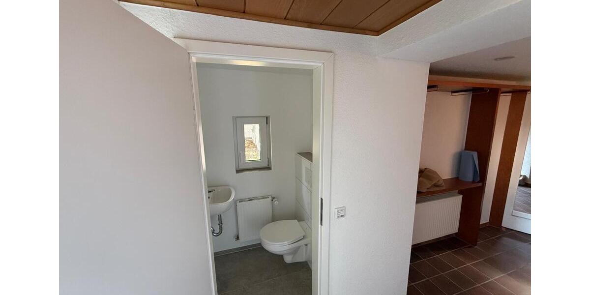Etagenwohnung Duisburg Angerhausen - 3 Zimmer, 148 m&sup2;, 1.800&euro; | Angebot:26546011